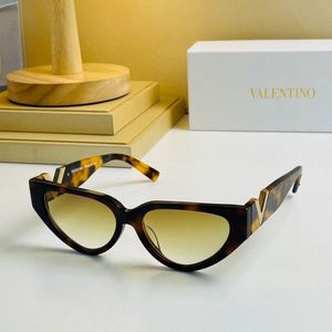 Valentino Sunglasses 281
